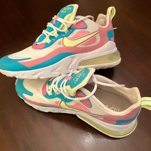Nike Air Max 270 React size 9